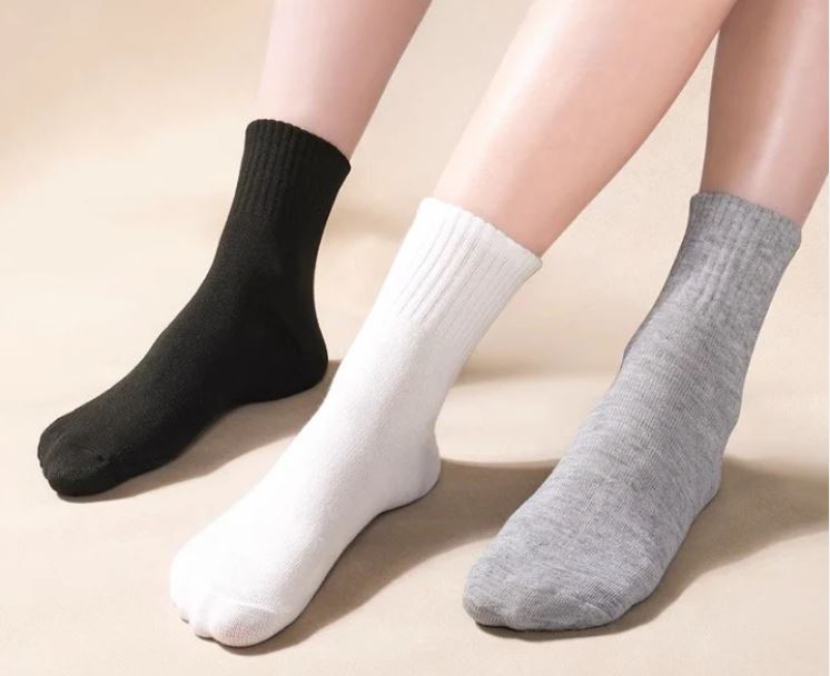 3 Pair White , Black , Grey Carrysox